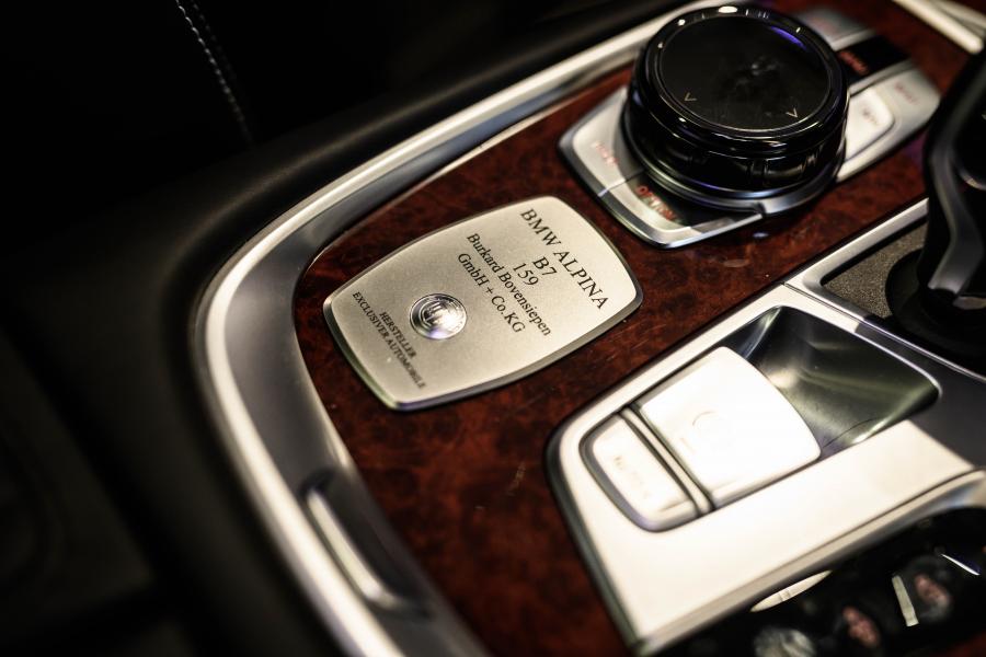 Детали интерьера Alpina B7 Bi-Turbo (G12) 2020 года  (JP) (фото 14 из 19)